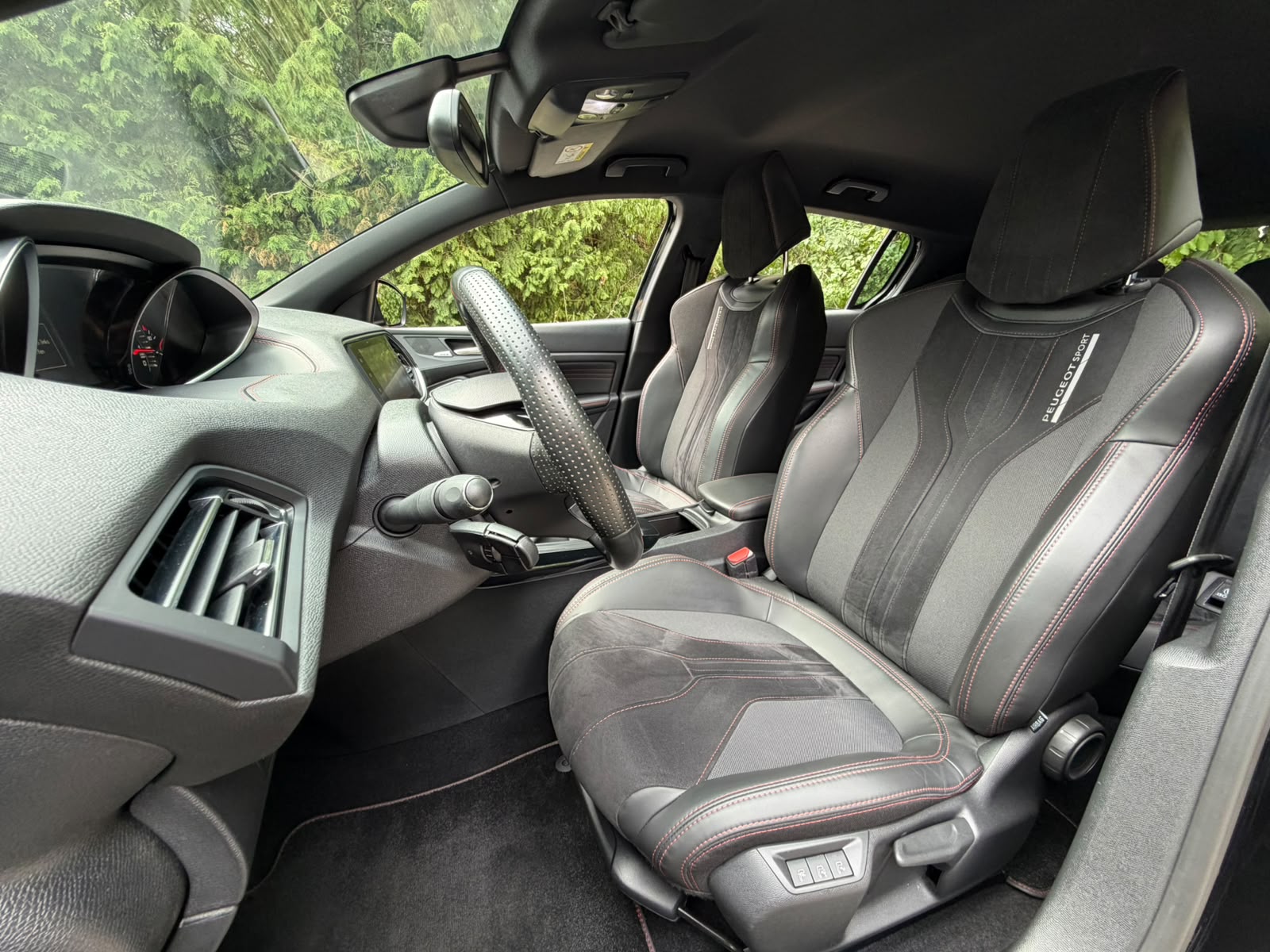 PEUGEOT 308 1.6 GTi-image-11