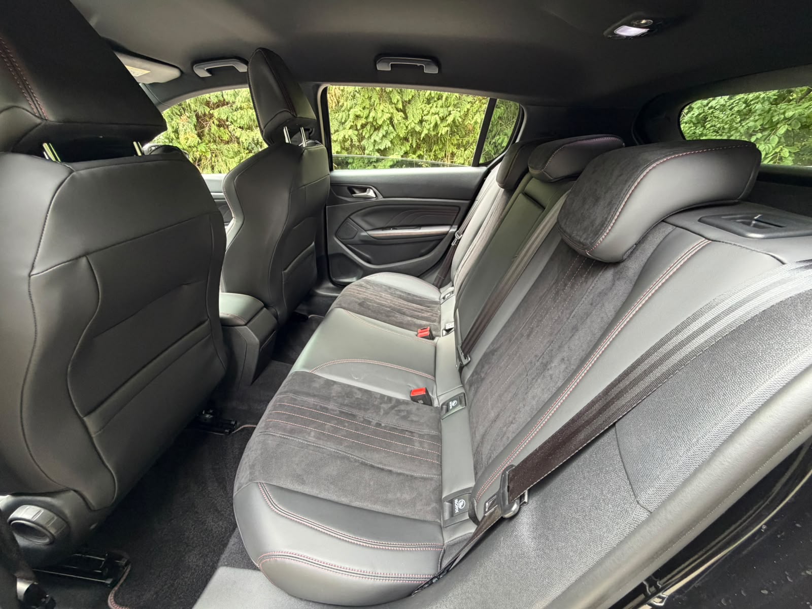 PEUGEOT 308 1.6 GTi-image-12