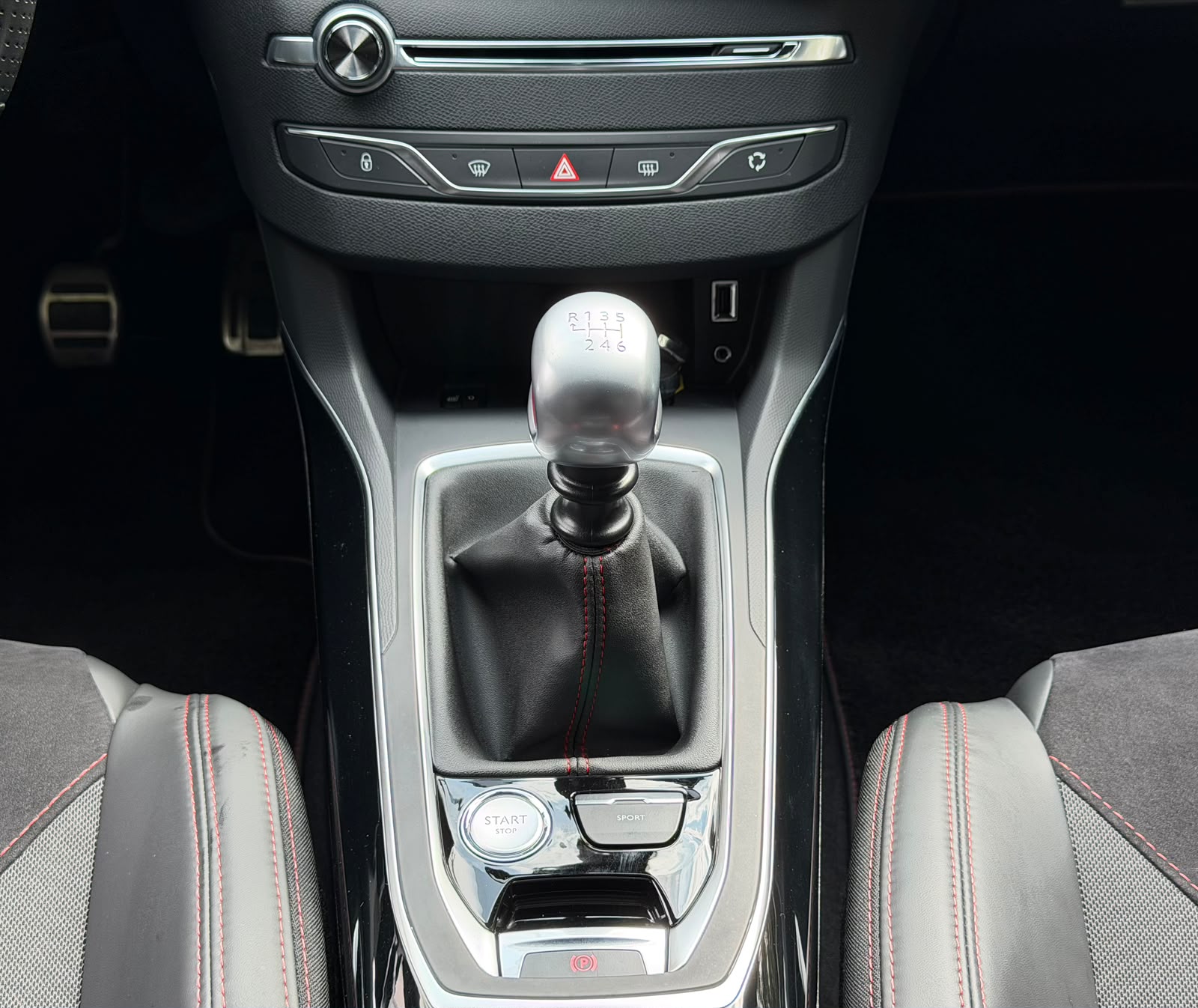 PEUGEOT 308 1.6 GTi-image-22