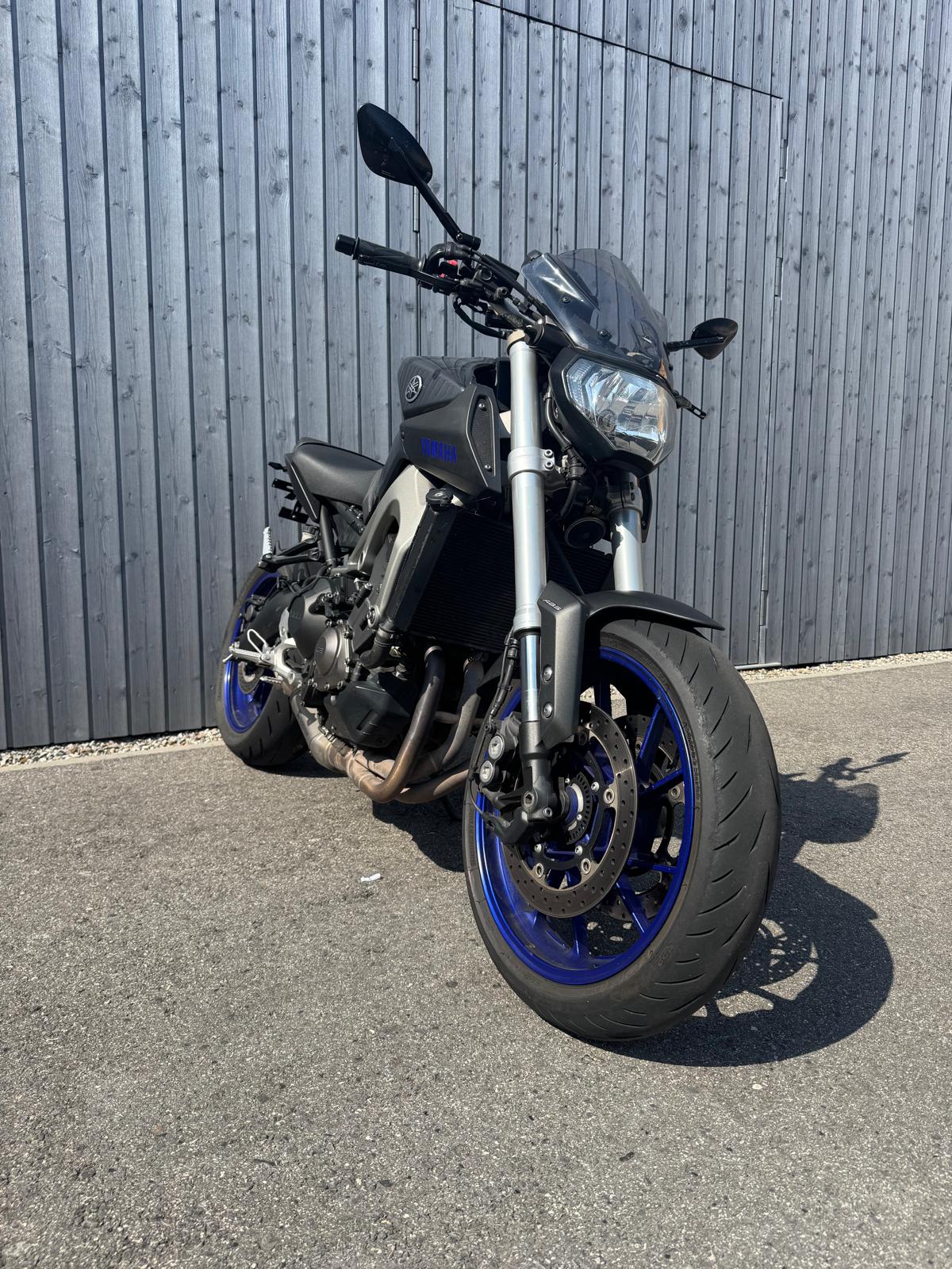 YAMAHA MT-09 ABS-showroom-element-1