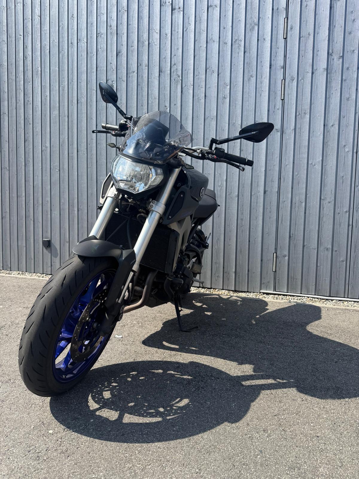 YAMAHA MT-09 ABS-showroom-element-2