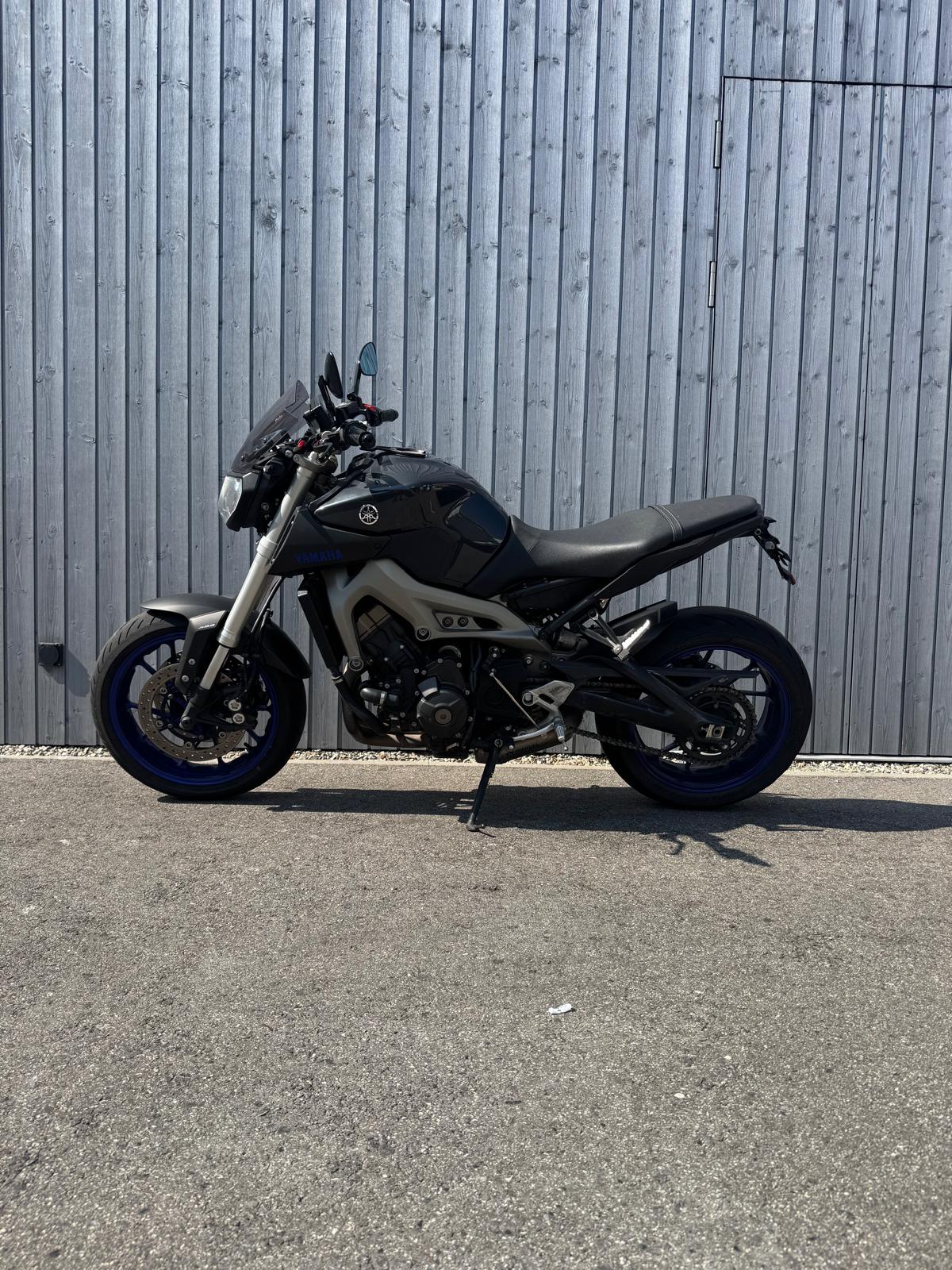YAMAHA MT-09 ABS-showroom-element-3