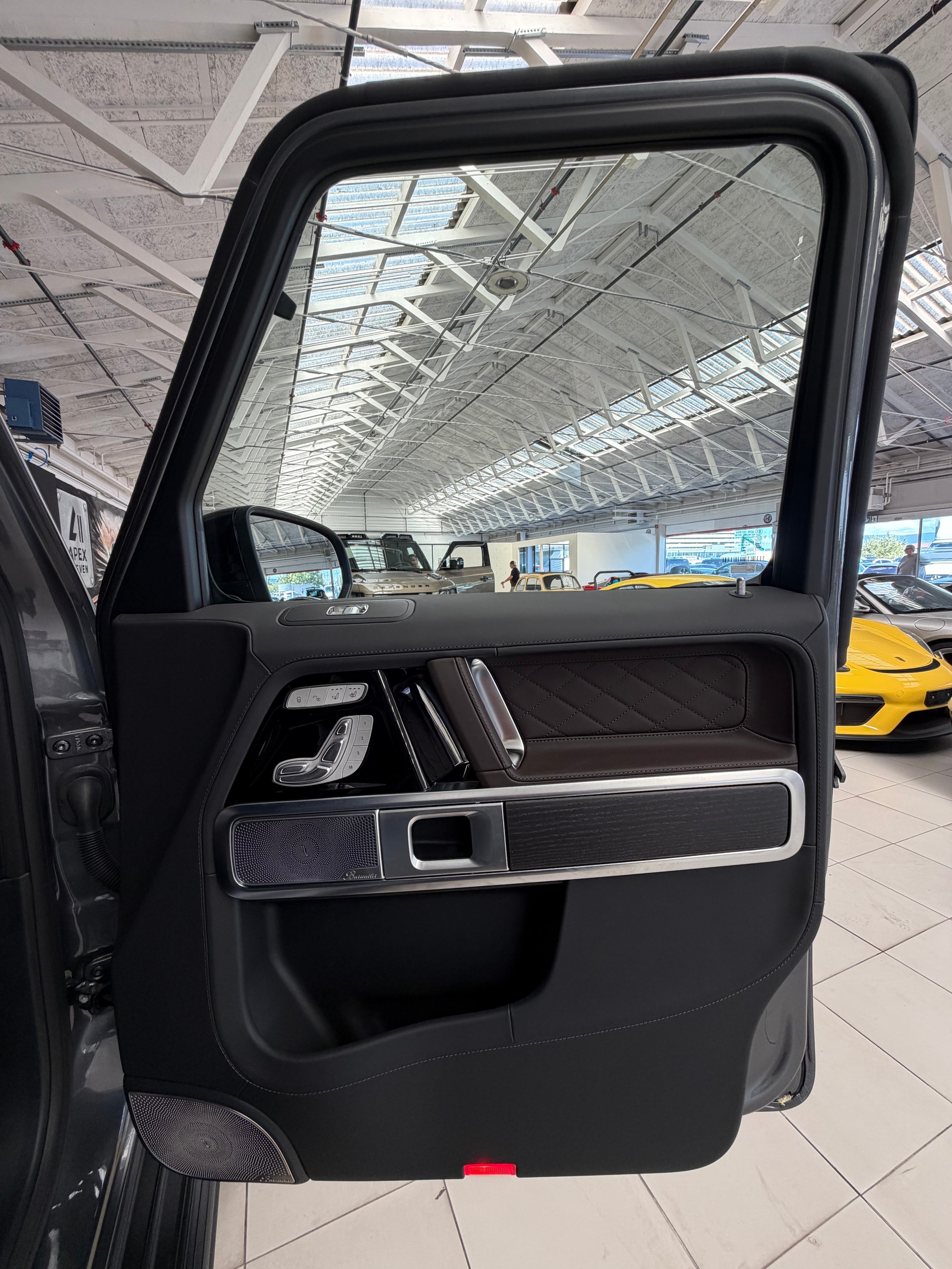 MERCEDES-BENZ G 450d 9G-Tronic-image-21