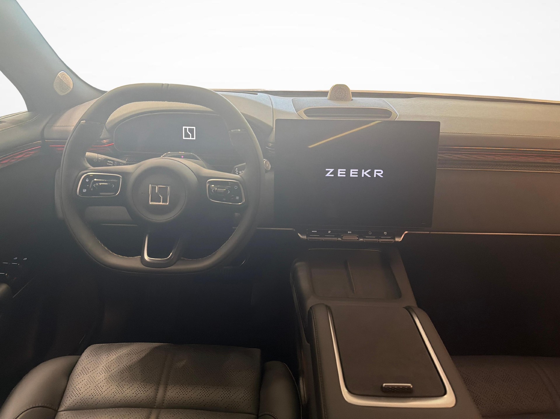 ZEEKR 7X Privilege AWD-image-4