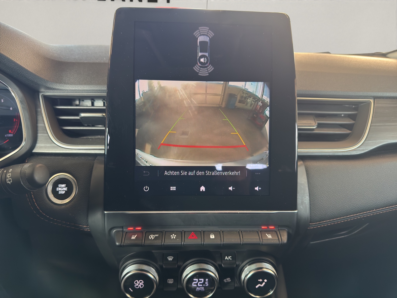RENAULT Captur 1.3 TCe 140 Initiale EDC-image-13