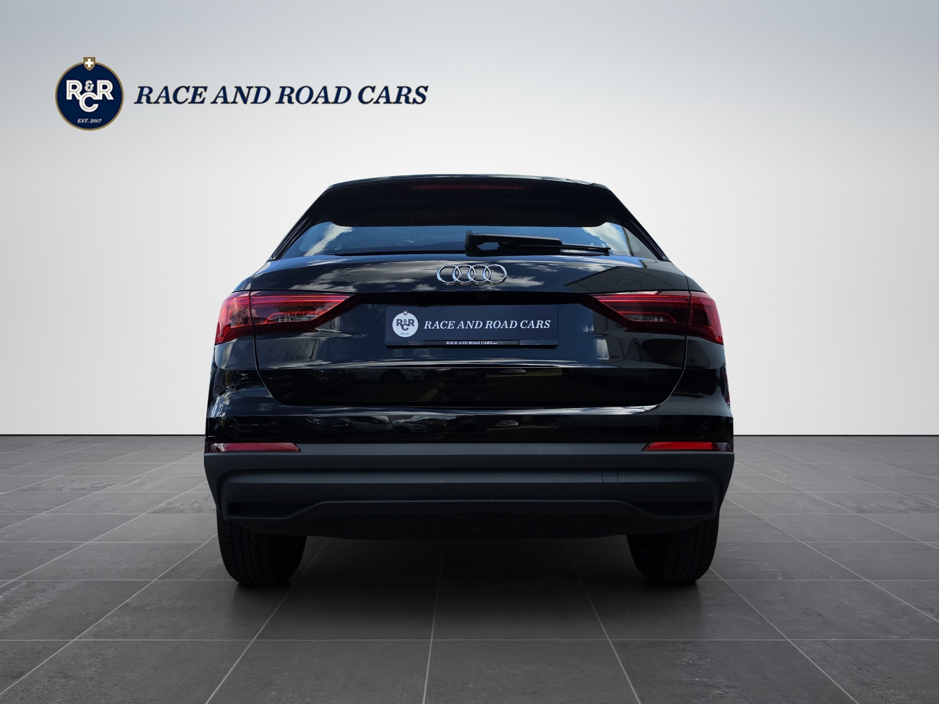 AUDI Q3 1.5 35 TFSI Attraction S-Tronic-image-5