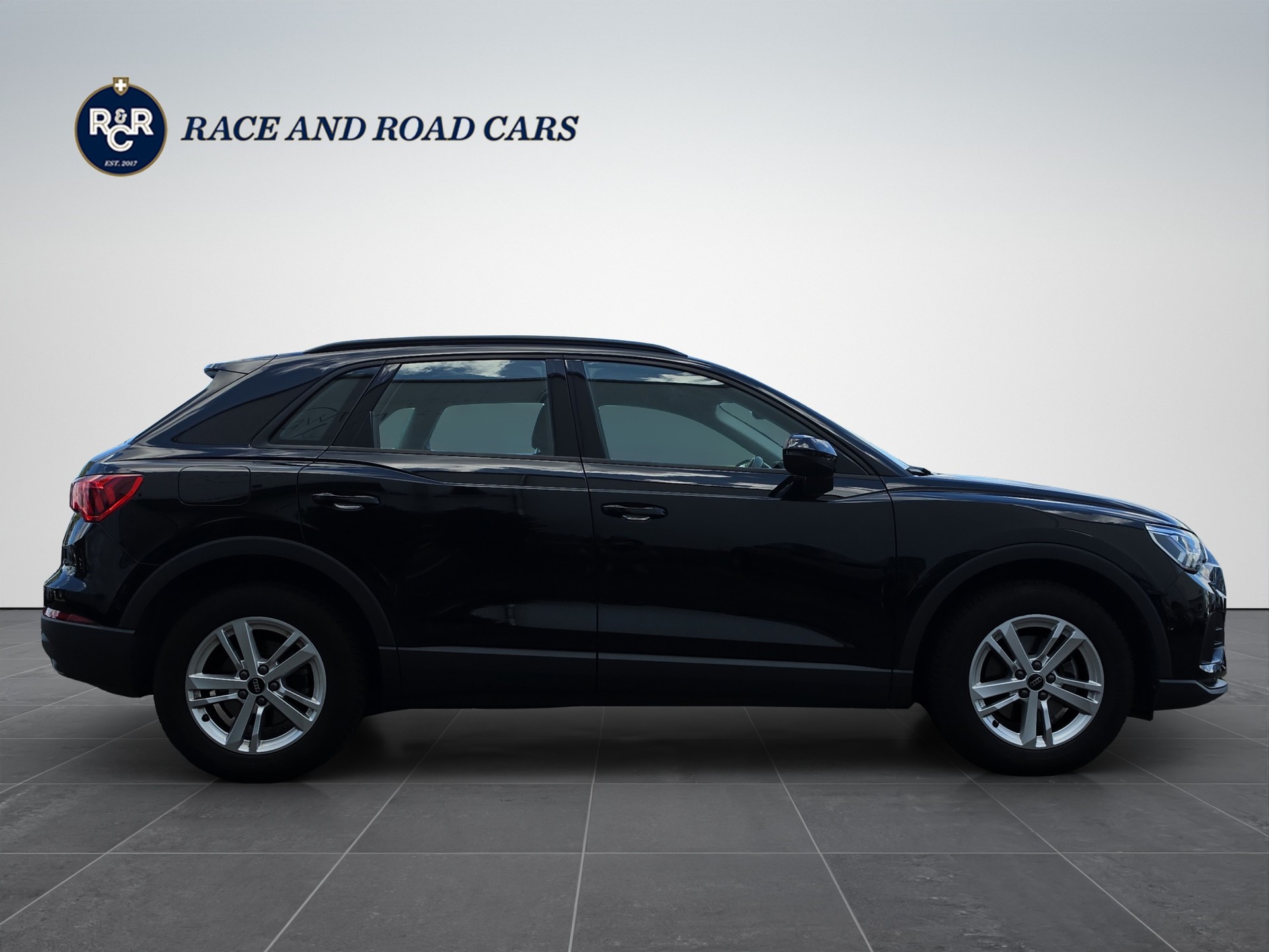 AUDI Q3 1.5 35 TFSI Attraction S-Tronic-showroom-element-3