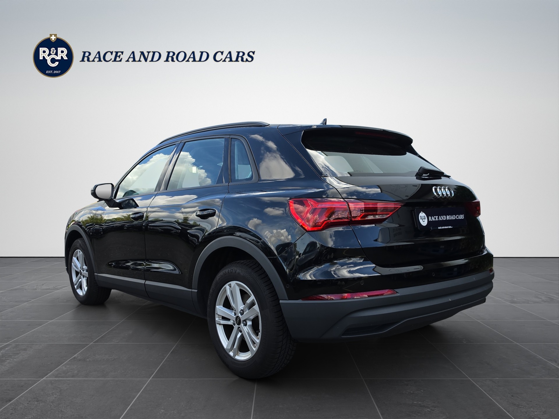 AUDI Q3 1.5 35 TFSI Attraction S-Tronic-image-6