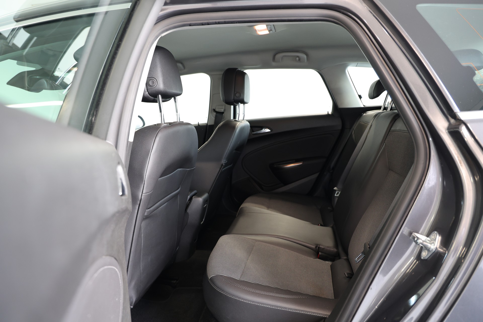 OPEL Astra Sports Tourer 1.7 CDTI *Frisch ab MFK* *Zahnriemen ersetzt* *Kopfzylinder ersetzt*-image-13