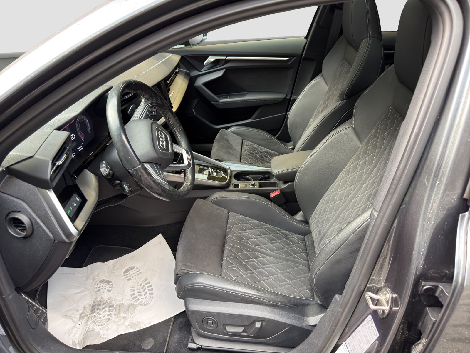 AUDI S3 Sportback 2.0 TFSI quattro S-tronic-image-4