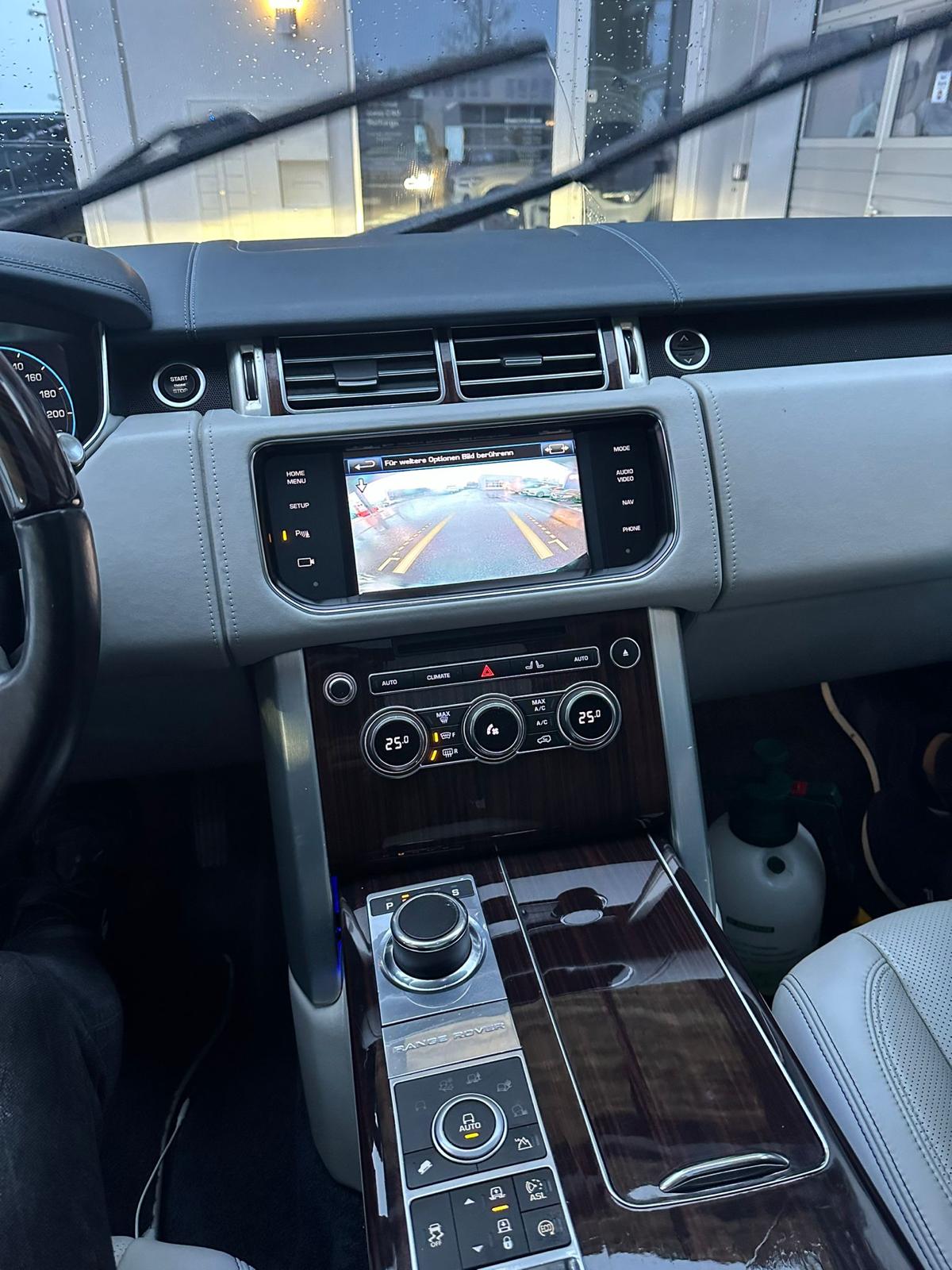 LAND ROVER Range Rover 3.0 TDV6 Vogue Autobiography Automatic-image-12