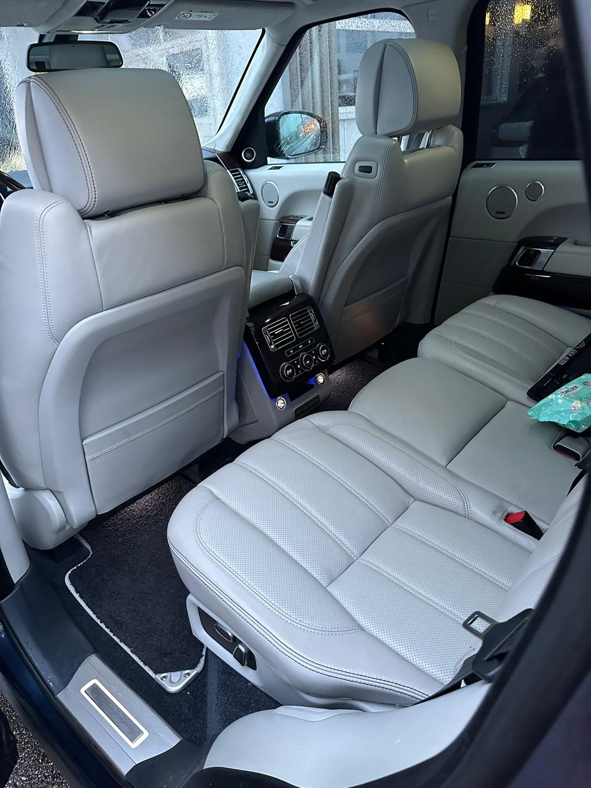 LAND ROVER Range Rover 3.0 TDV6 Vogue Autobiography Automatic-image-8