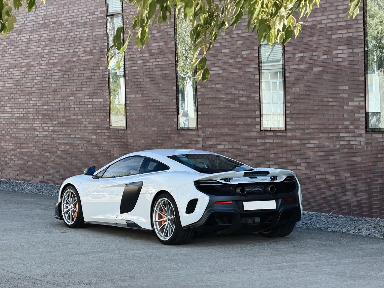 McLAREN 675LT-image-1