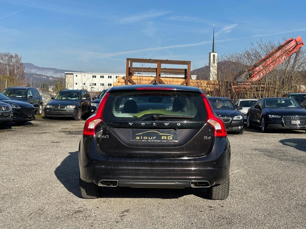 VOLVO V60 D4 Summum Geartronic-image-3