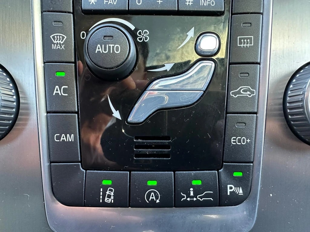 VOLVO V60 D4 Summum Geartronic-image-10