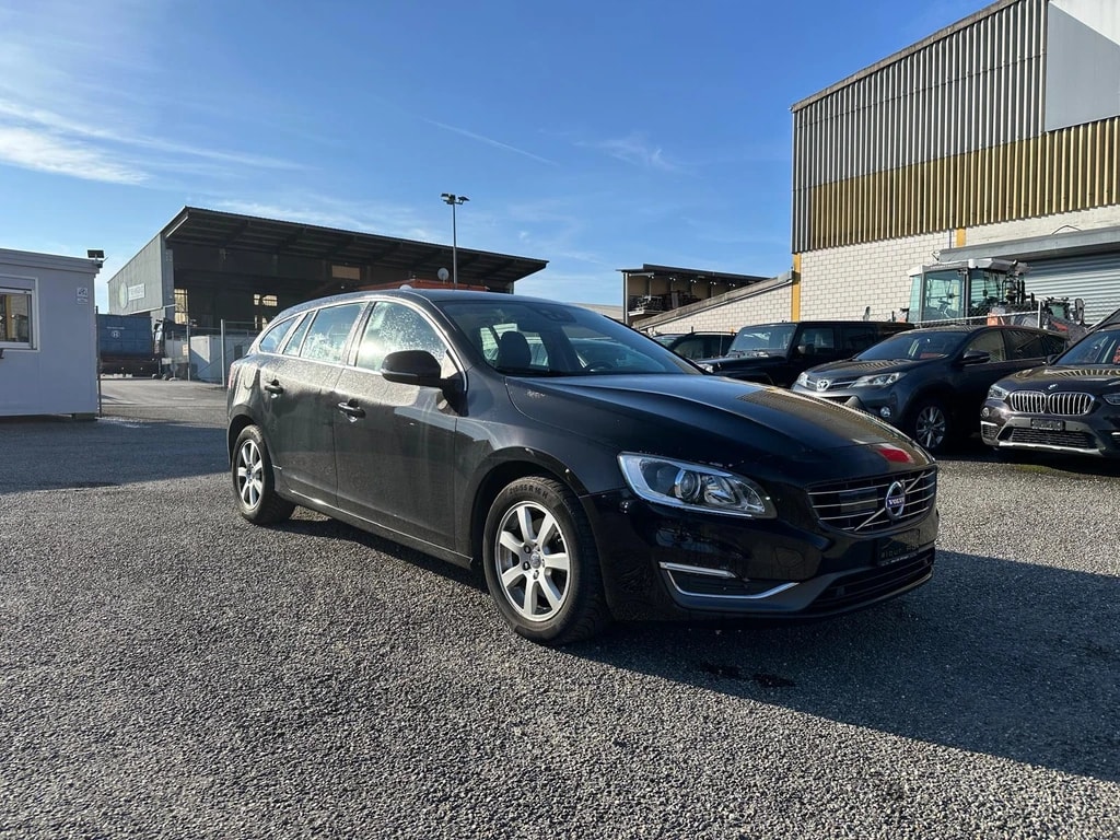 VOLVO V60 D4 Summum Geartronic-image-5
