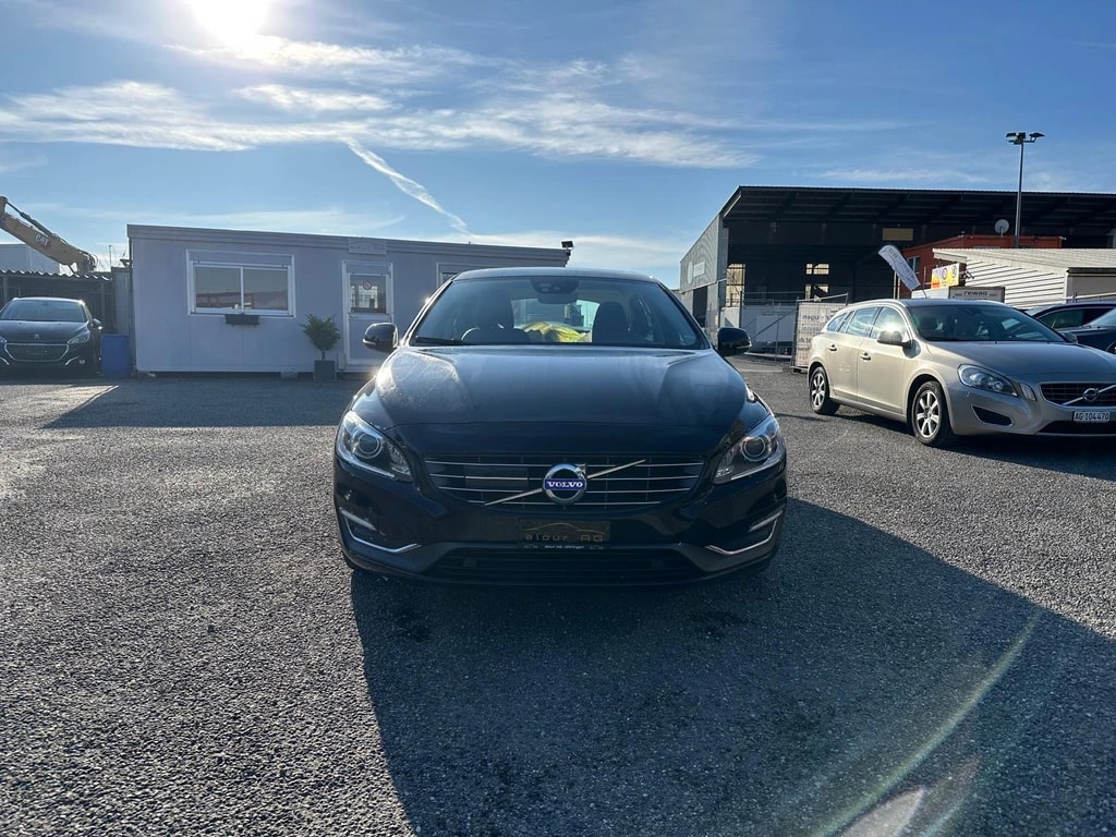 VOLVO V60 D4 Summum Geartronic-image-0