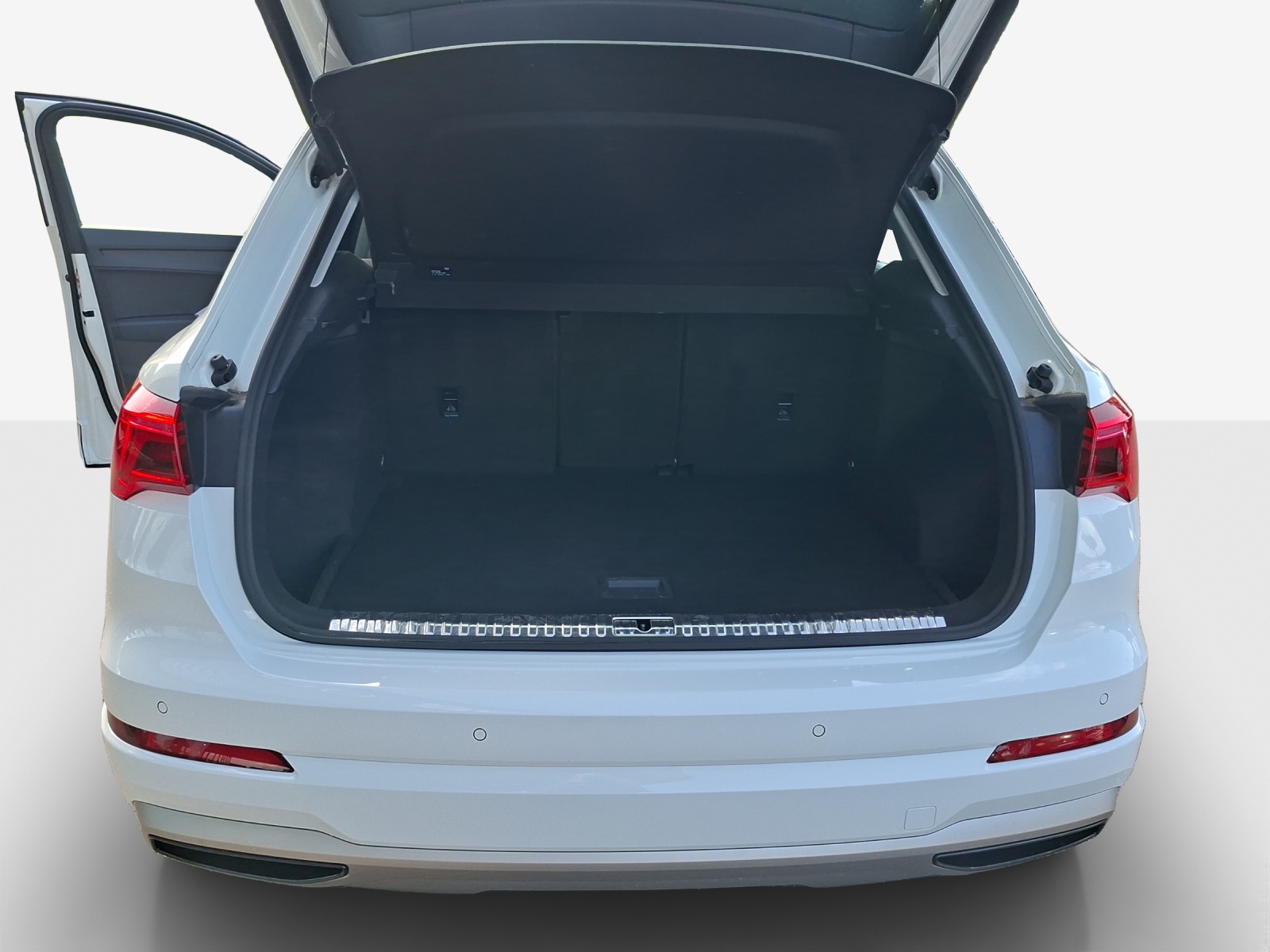 AUDI Q3 35 TDI advanced quattro S-tronic-image-12