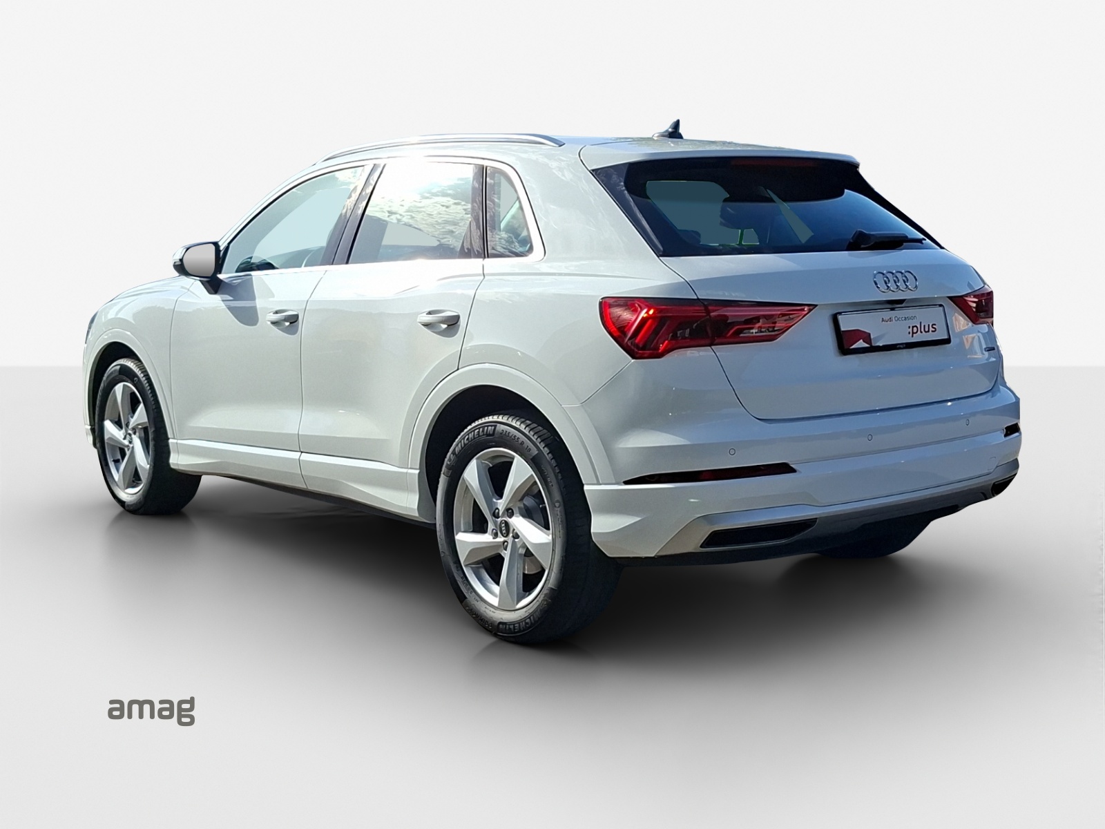 AUDI Q3 35 TDI advanced quattro S-tronic-image-2