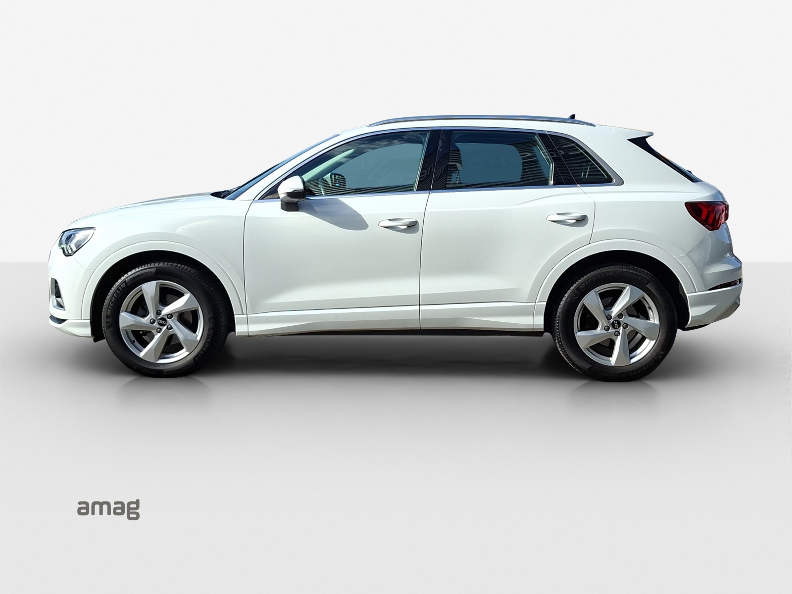 AUDI Q3 35 TDI advanced quattro S-tronic-image-1