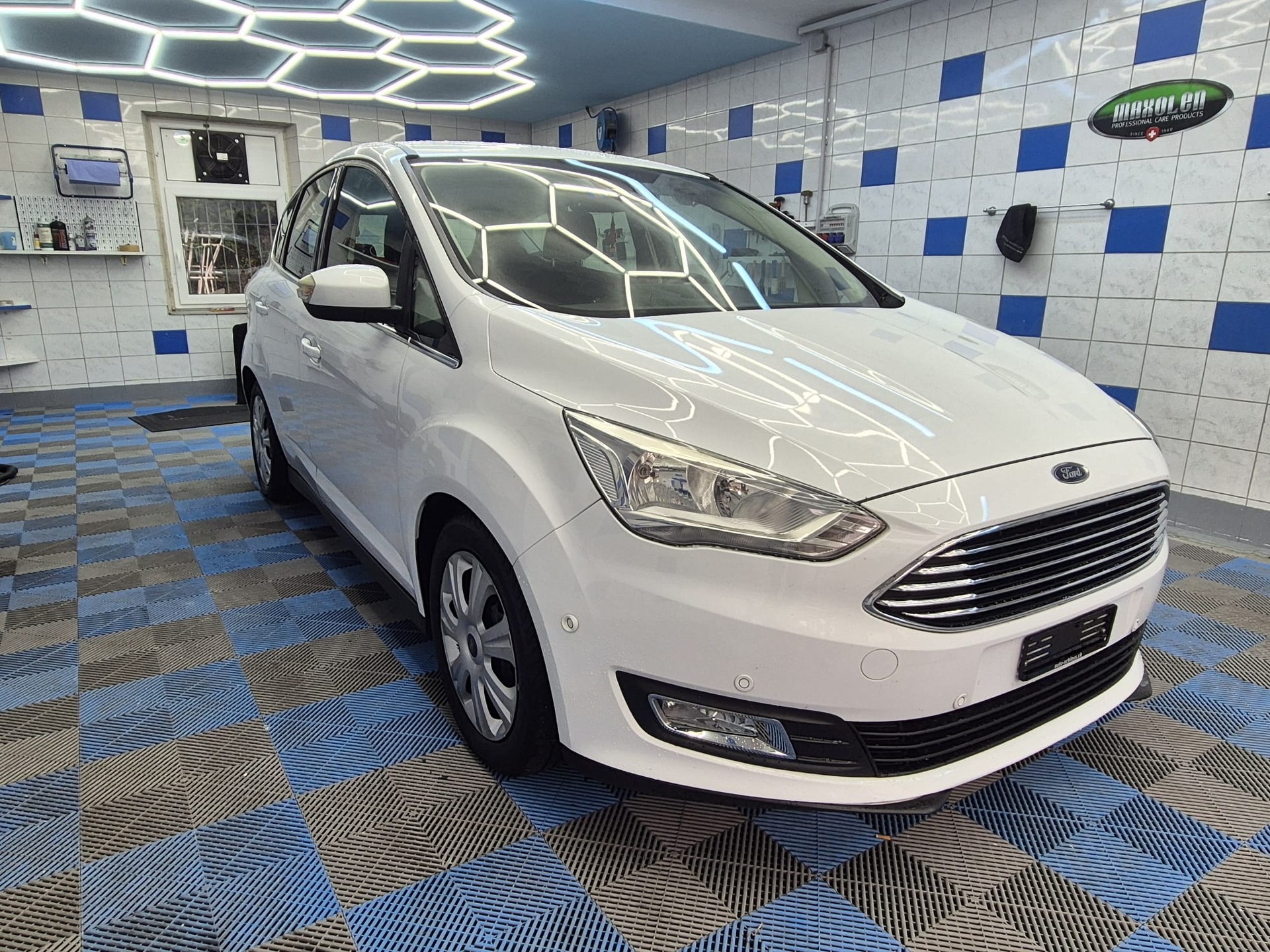 FORD C-Max 1.5 SCTi Titanium Automat-image-1