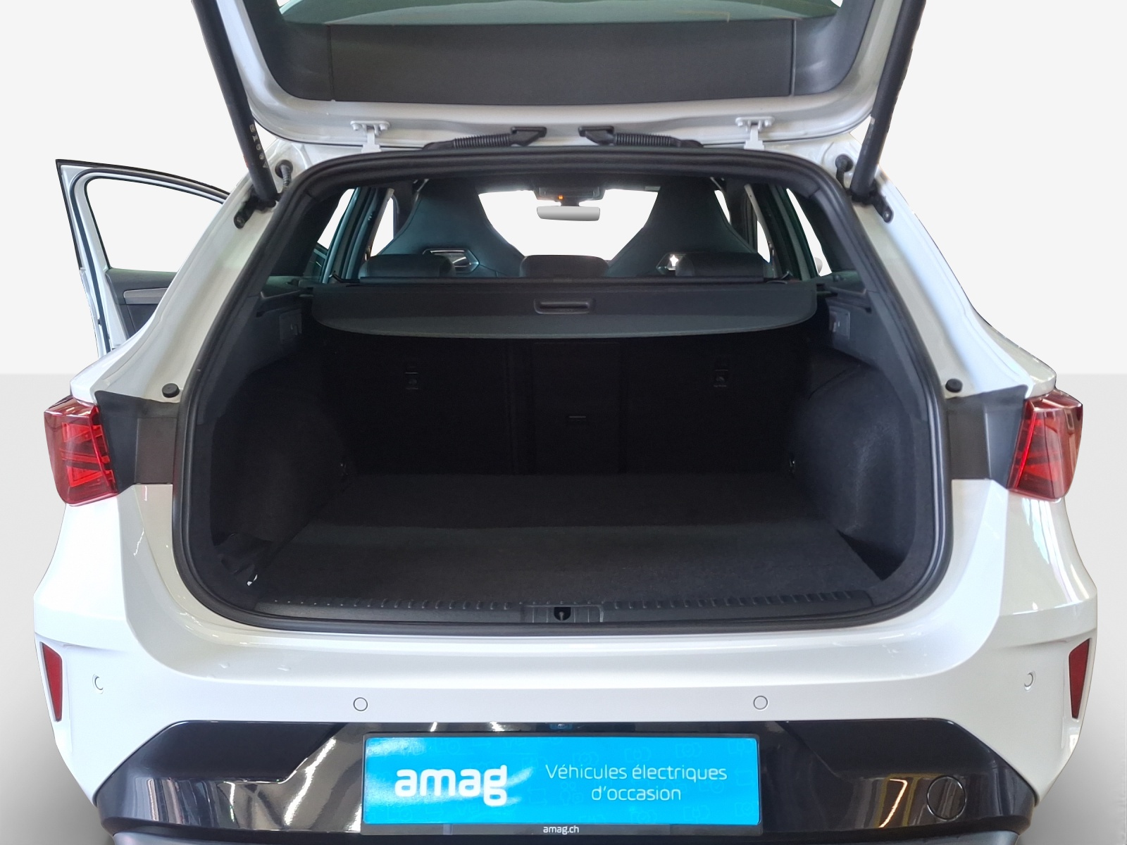 CUPRA LEON ST 1.5 e-HYBRID pHEV Black SymphonyDSG-image-13