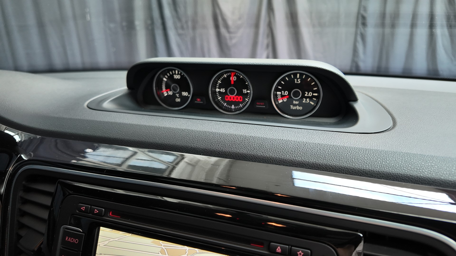VW Beetle 2.0 TSI R-LINE DSG-image-12