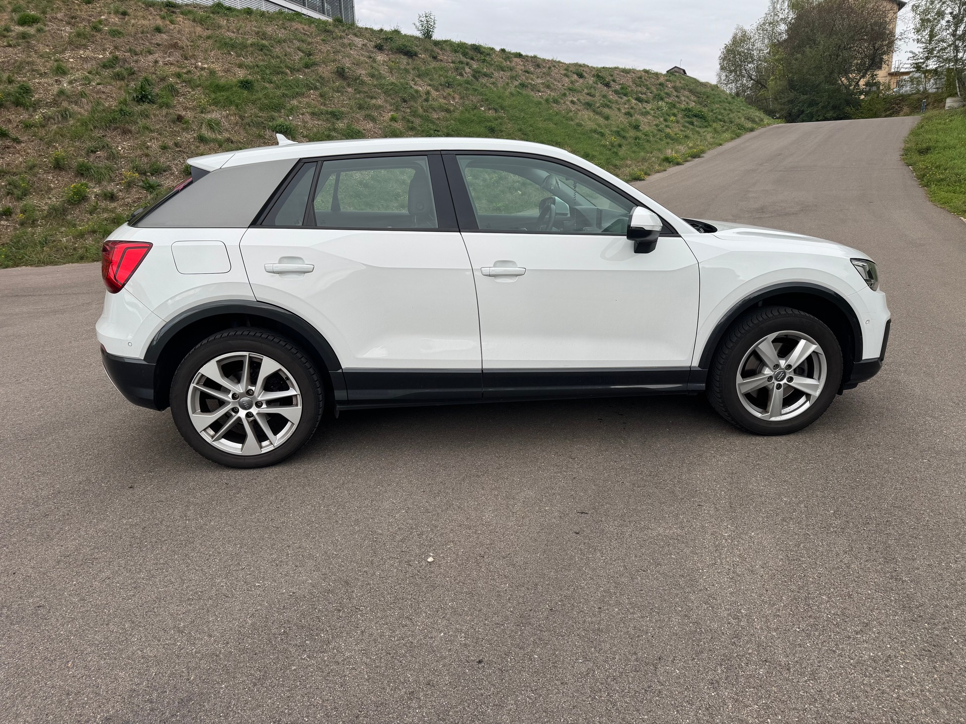 AUDI Q2 1.6 TDI sport-image-5