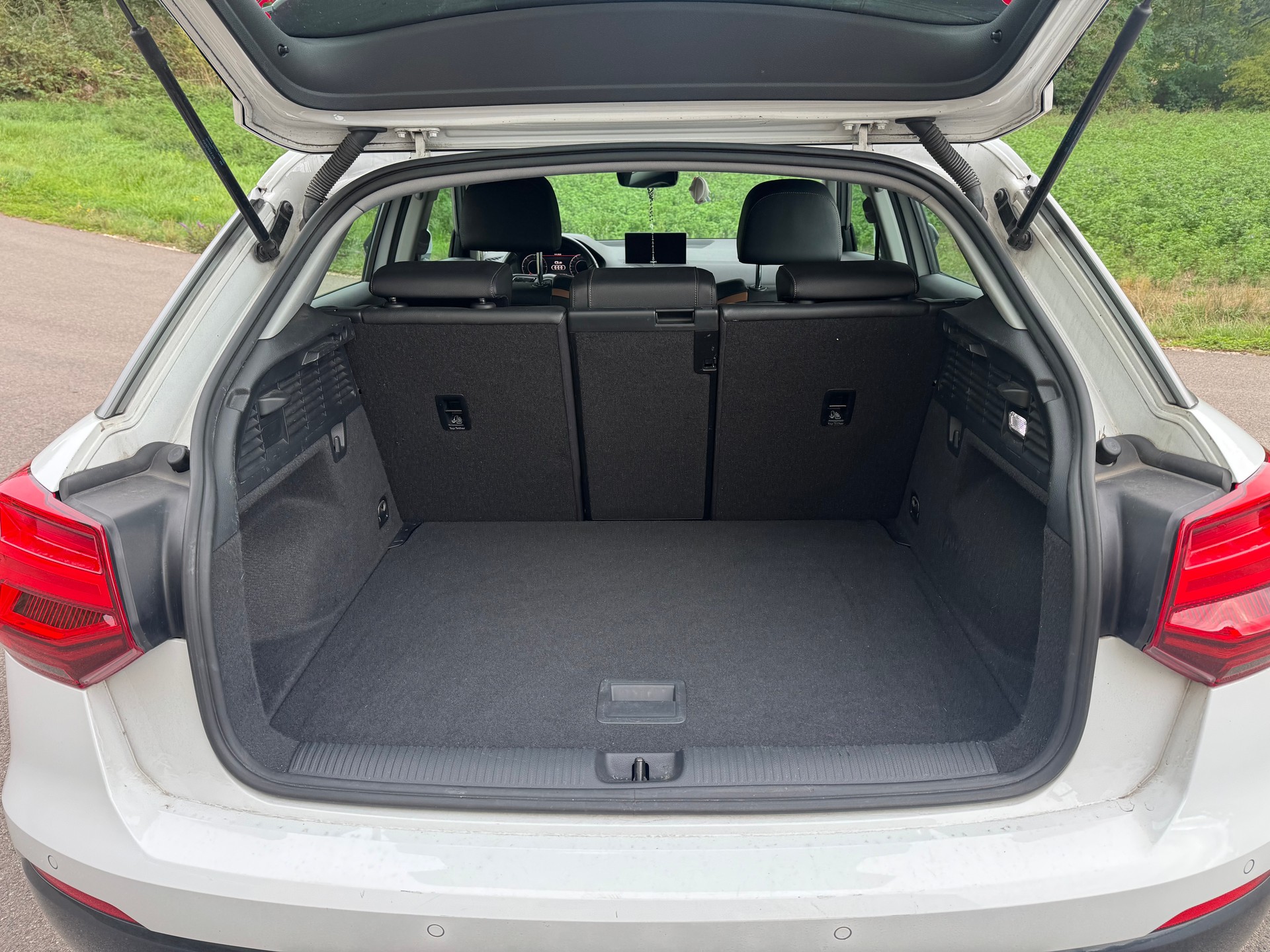 AUDI Q2 1.6 TDI sport-image-13