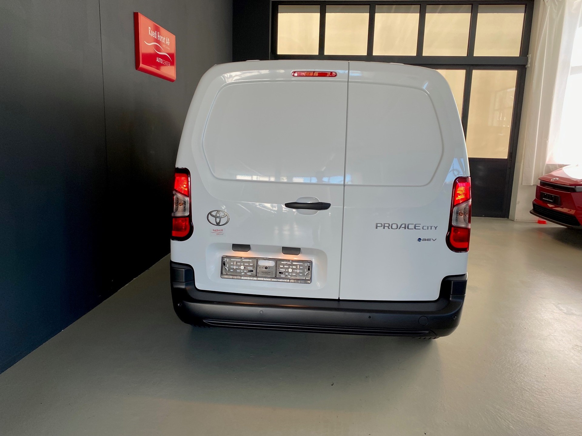 TOYOTA PROACE CITY Van L2 52KWh Active-image-5