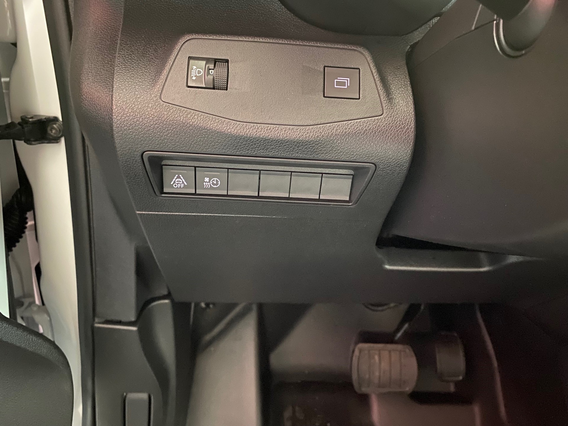 TOYOTA PROACE CITY Van L2 52KWh Active-image-13
