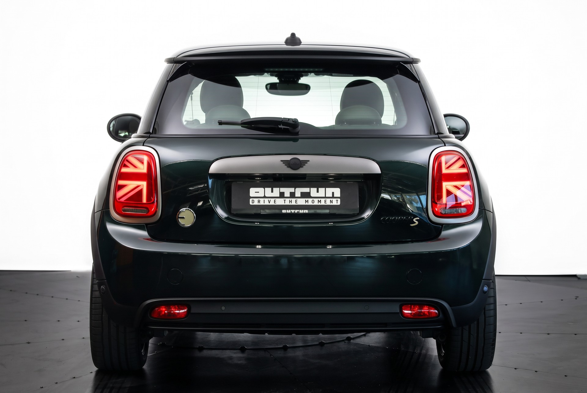 MINI Cooper SE Resolute Edition Rebel Green-image-2