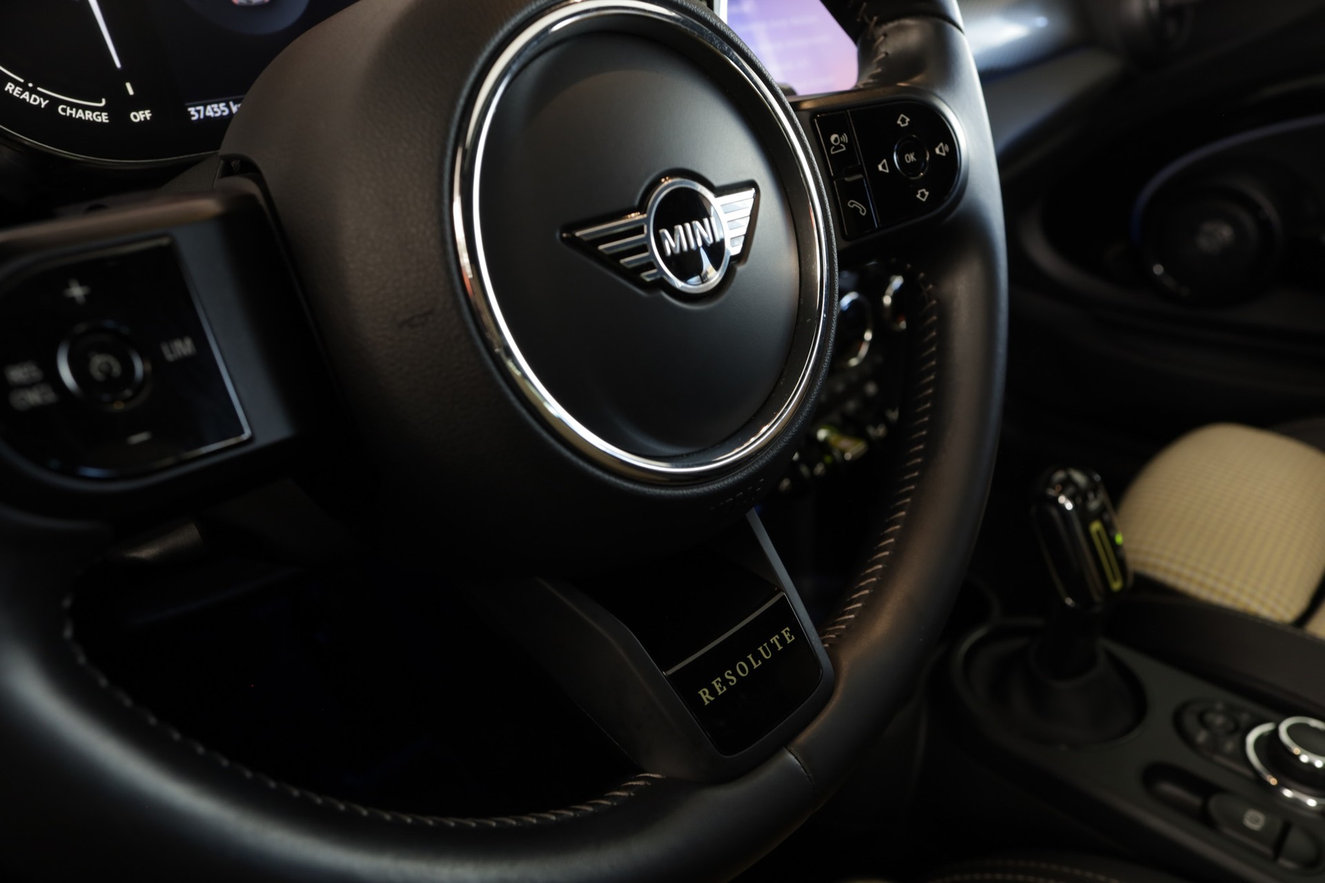 MINI Cooper SE Resolute Edition Rebel Green-image-21