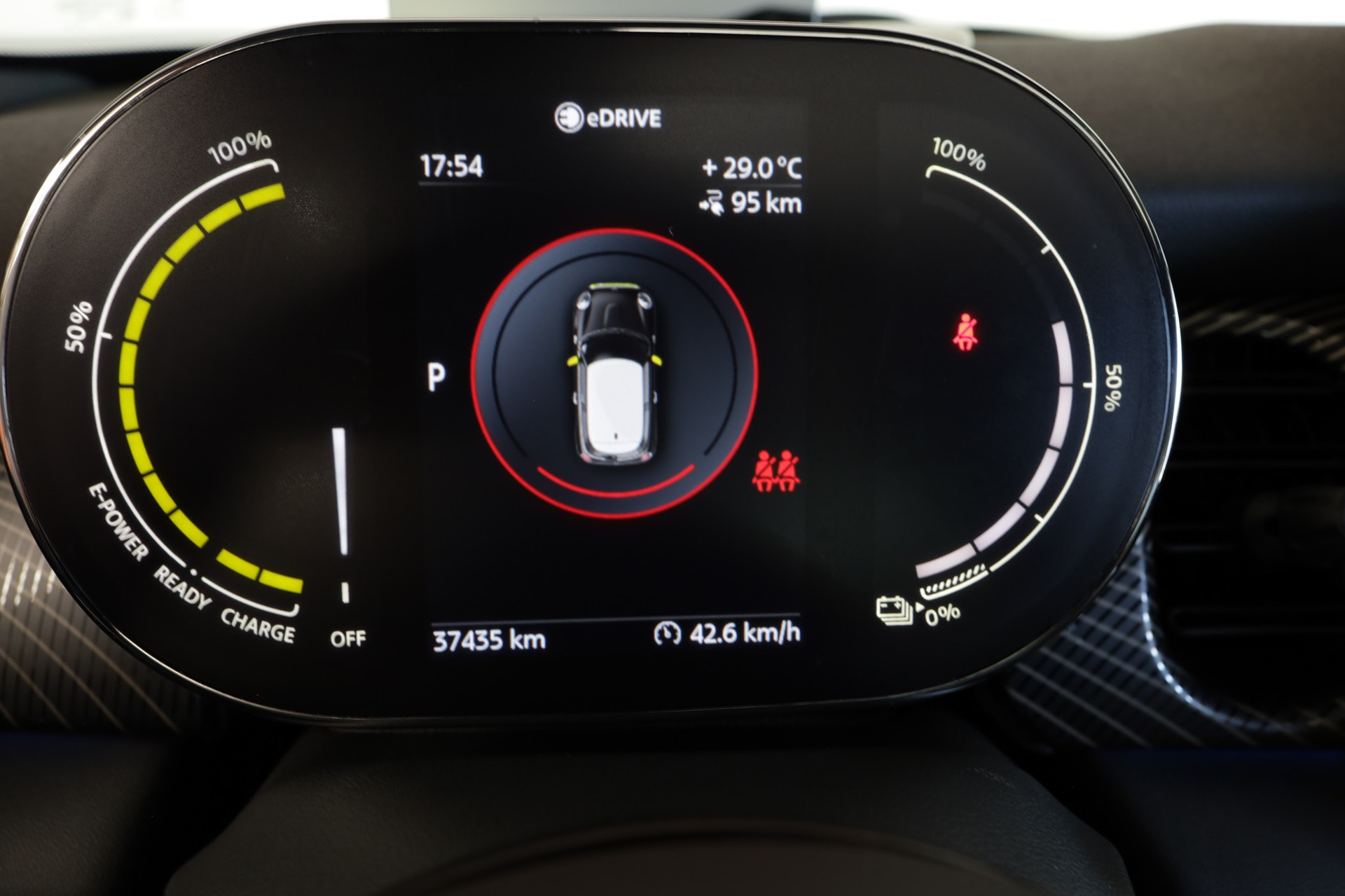 MINI Cooper SE Resolute Edition Rebel Green-image-16