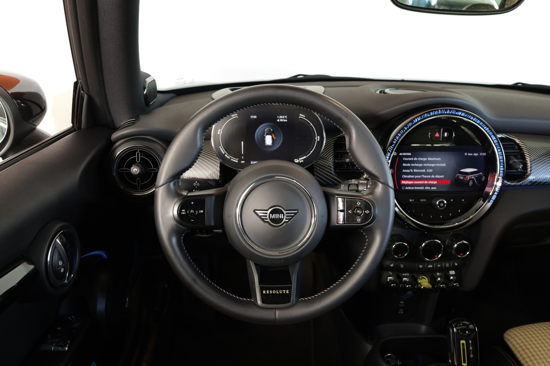 MINI Cooper SE Resolute Edition Rebel Green-image-12