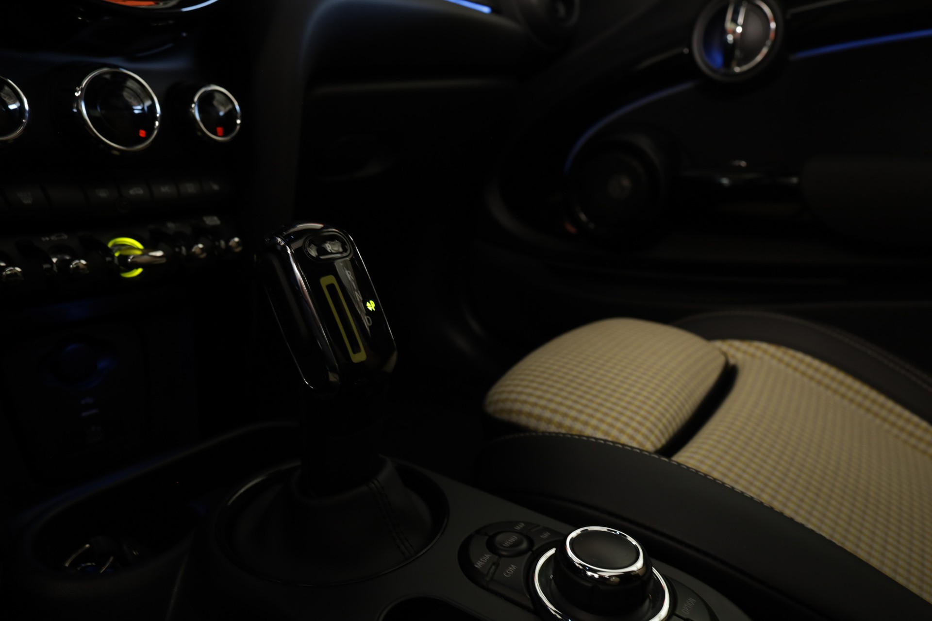 MINI Cooper SE Resolute Edition Rebel Green-image-22