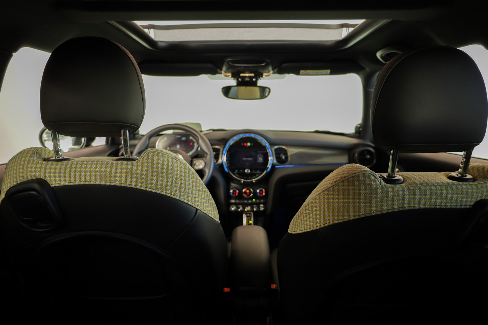 MINI Cooper SE Resolute Edition Rebel Green-image-18