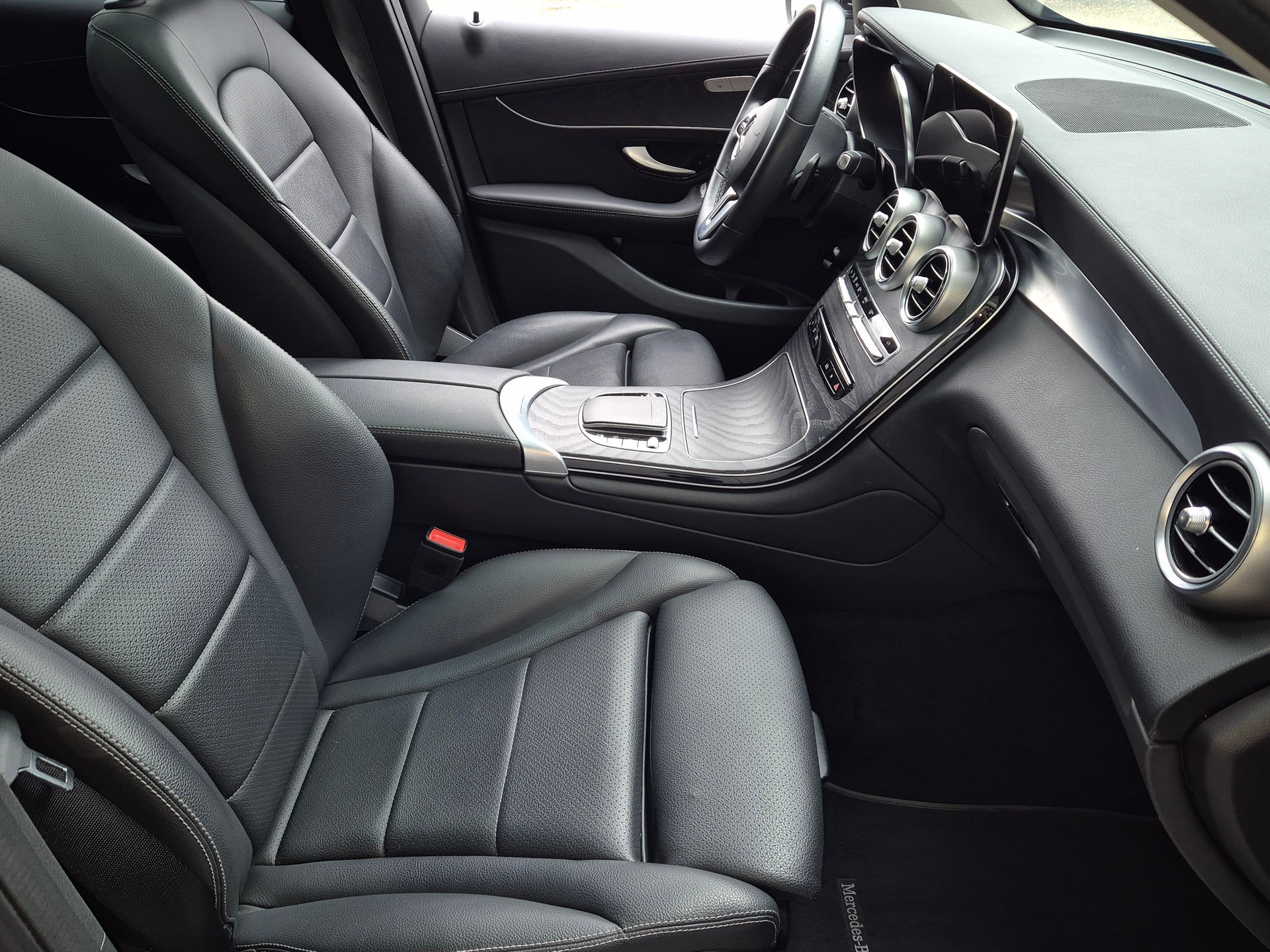 MERCEDES-BENZ GLC 300 e 4Matic 9G-Tronic-image-14