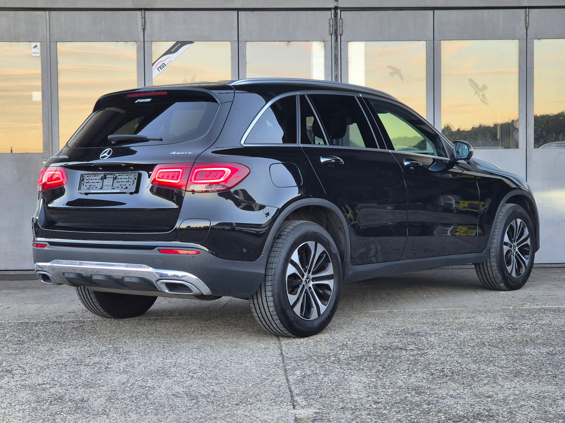 MERCEDES-BENZ GLC 300 e 4Matic 9G-Tronic-image-5
