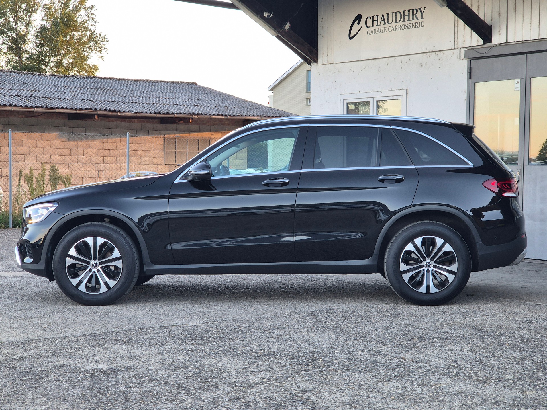 MERCEDES-BENZ GLC 300 e 4Matic 9G-Tronic-image-9