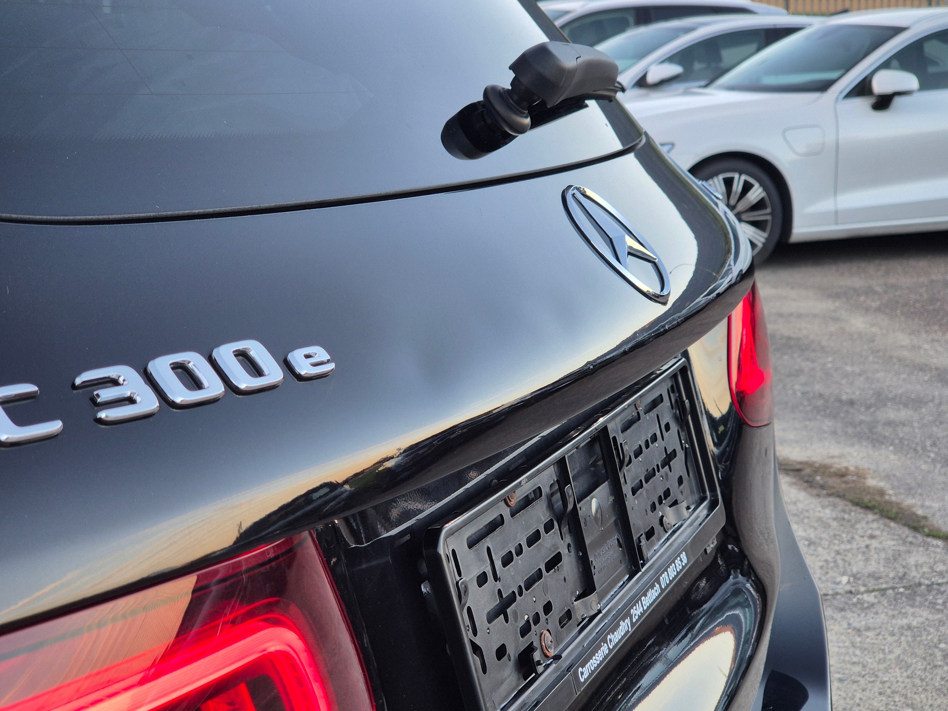 MERCEDES-BENZ GLC 300 e 4Matic 9G-Tronic-image-28