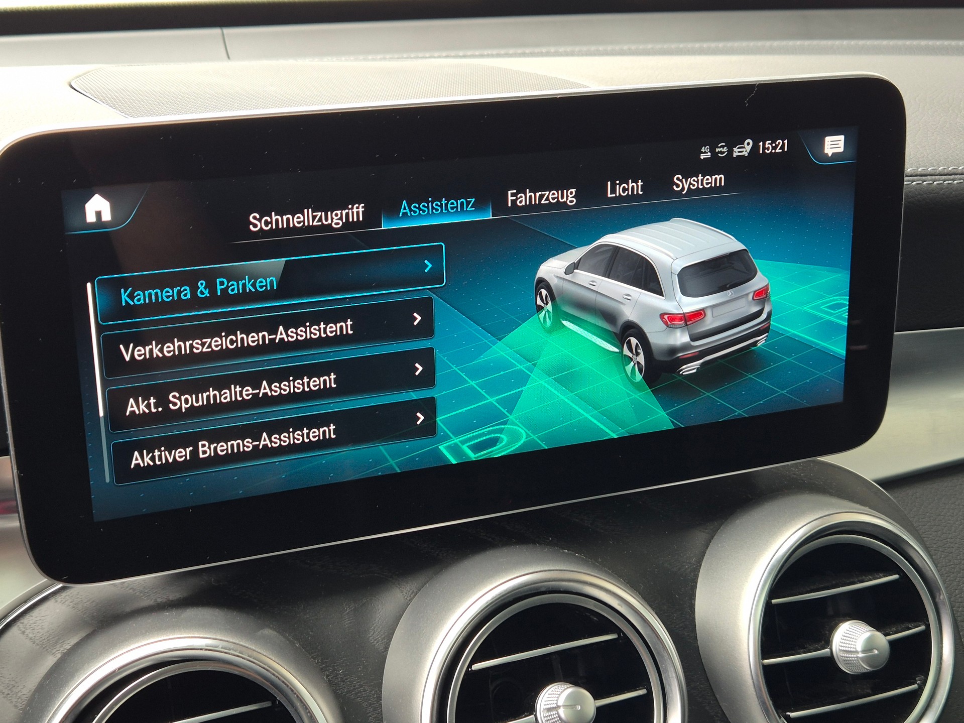 MERCEDES-BENZ GLC 300 e 4Matic 9G-Tronic-image-25