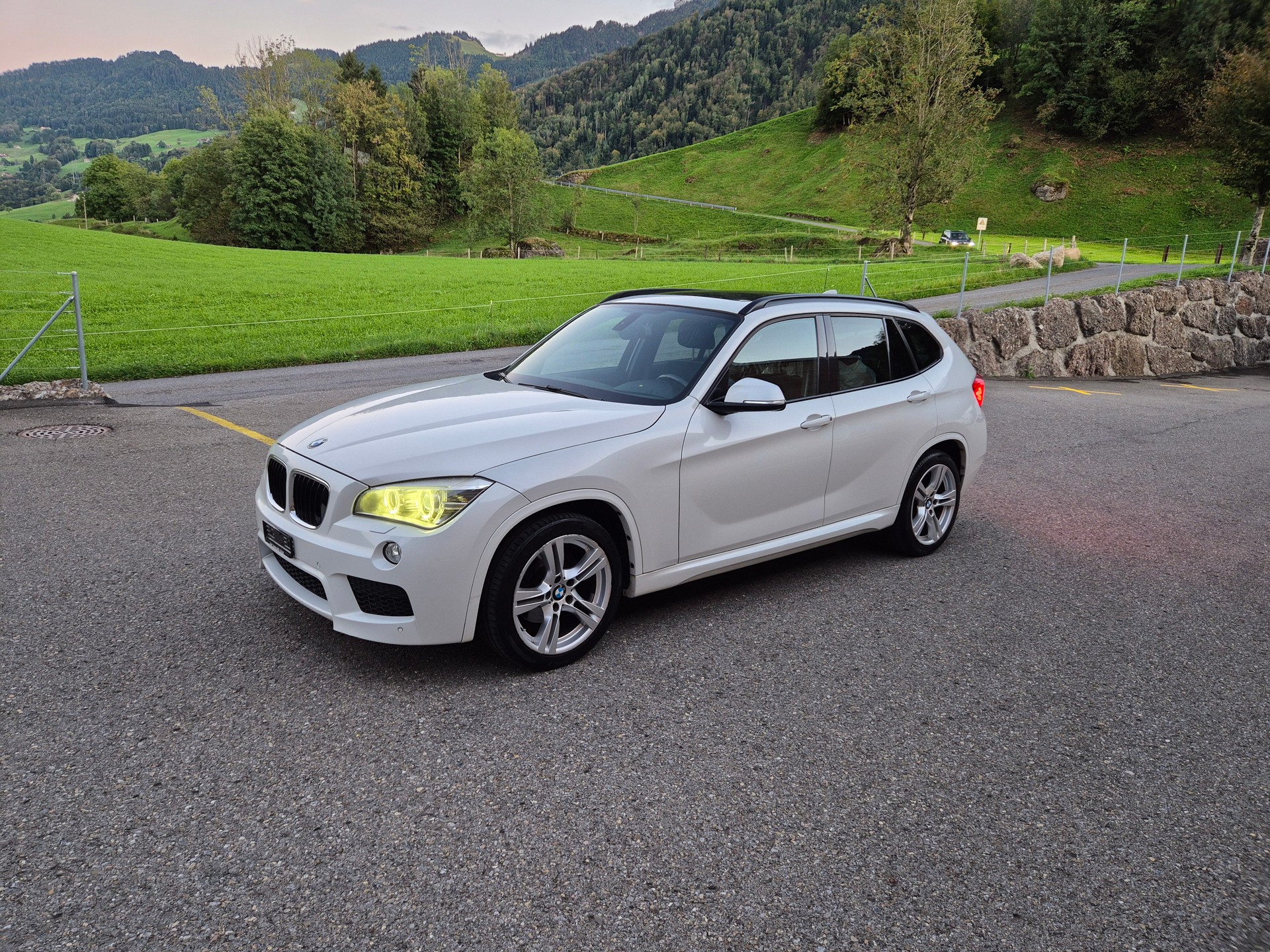 BMW X1 xDrive 20d Sport Line Steptronic *M Paket*-image-1