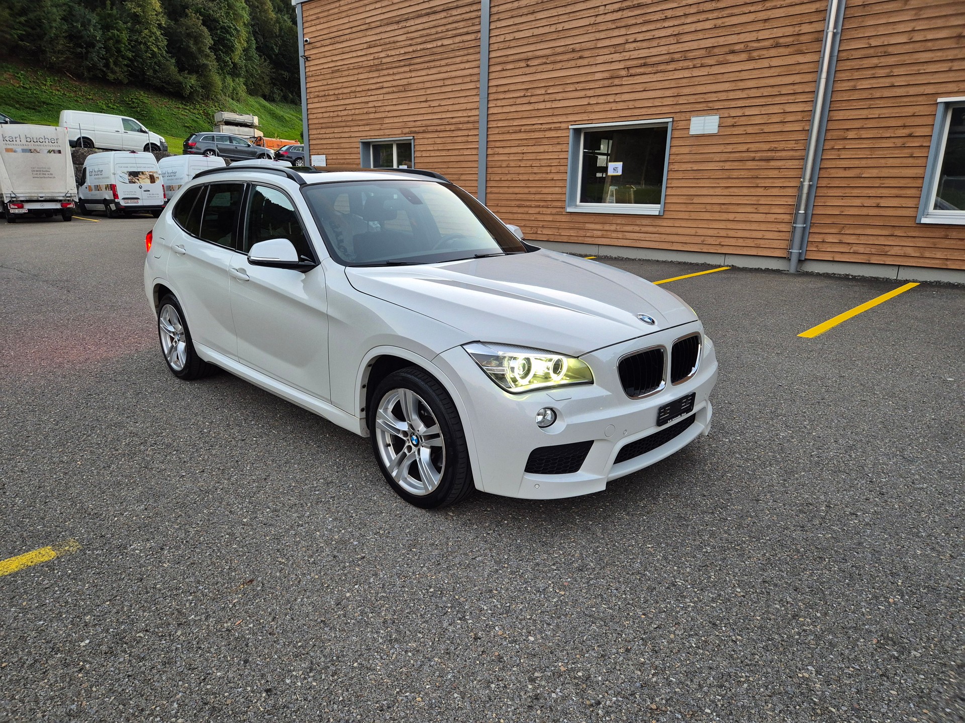BMW X1 xDrive 20d Sport Line Steptronic *M Paket*-image-4