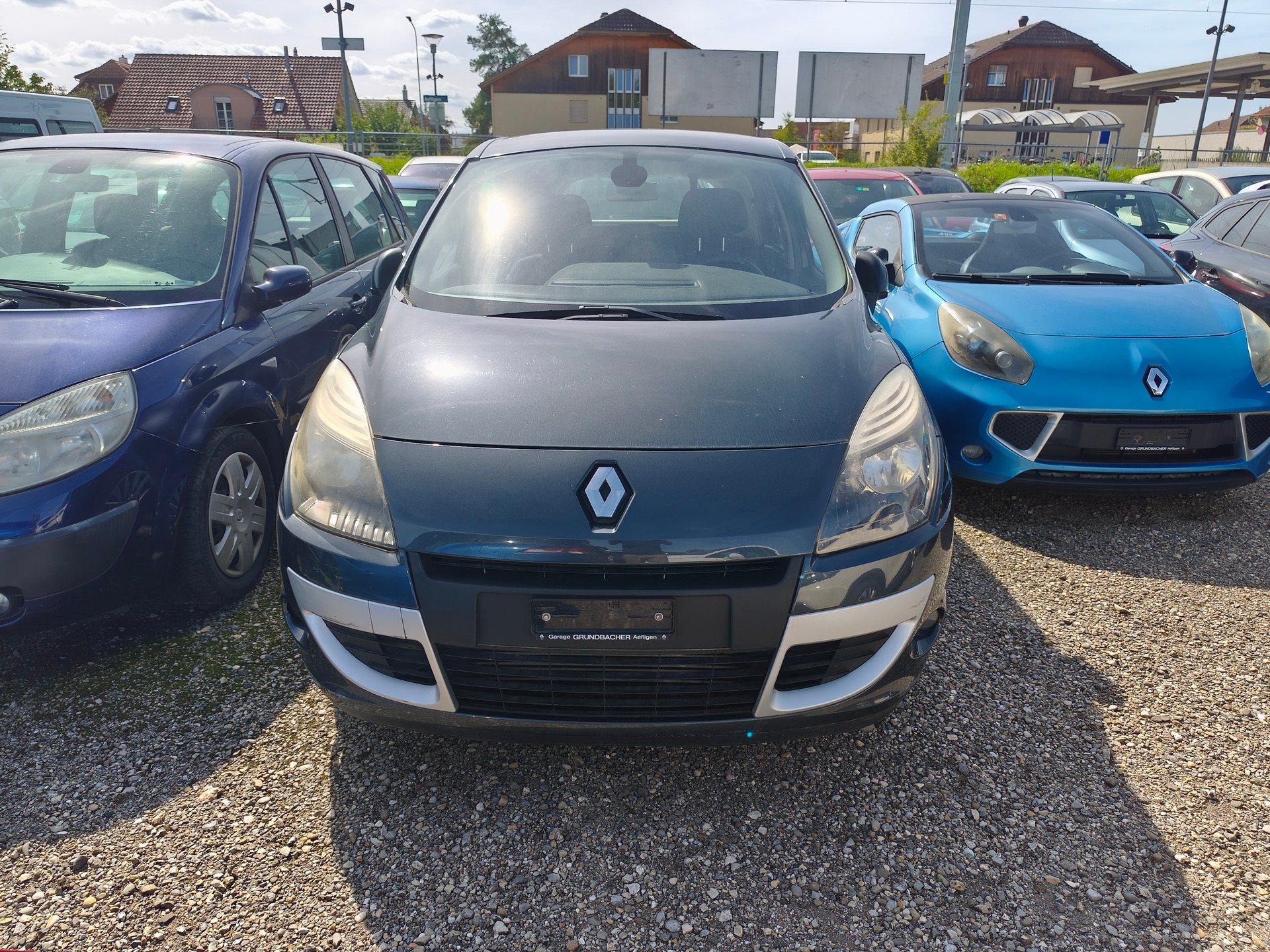 RENAULT Scénic 1.4 16V Turbo Dynamique-image-0