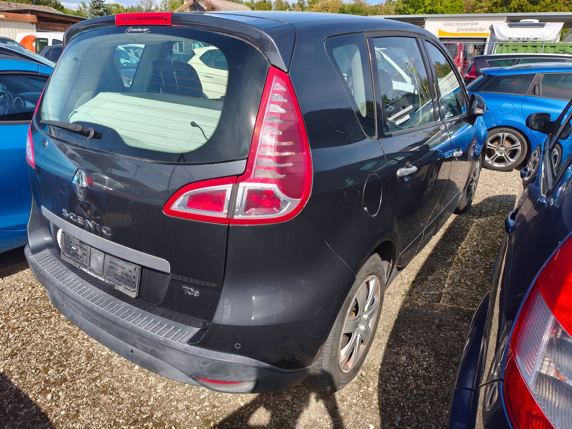 RENAULT Scénic 1.4 16V Turbo Dynamique-image-4