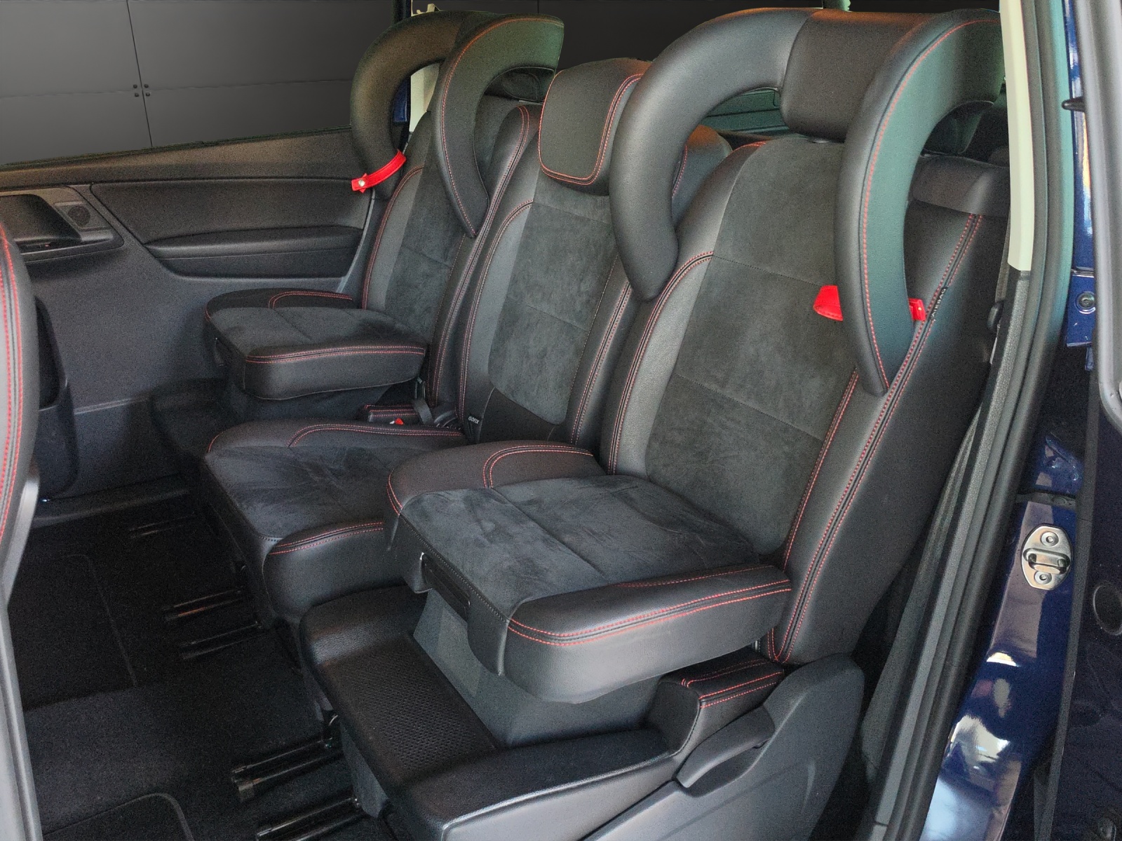 SEAT Alhambra 1.4 TSI FR Line-image-11