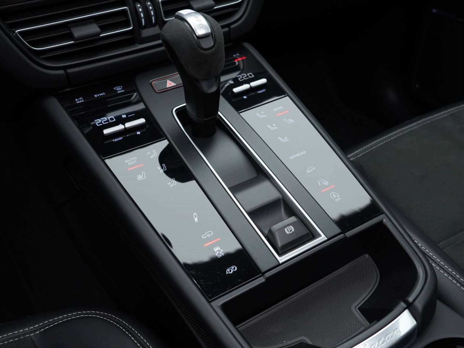 PORSCHE Macan GTS-image-19