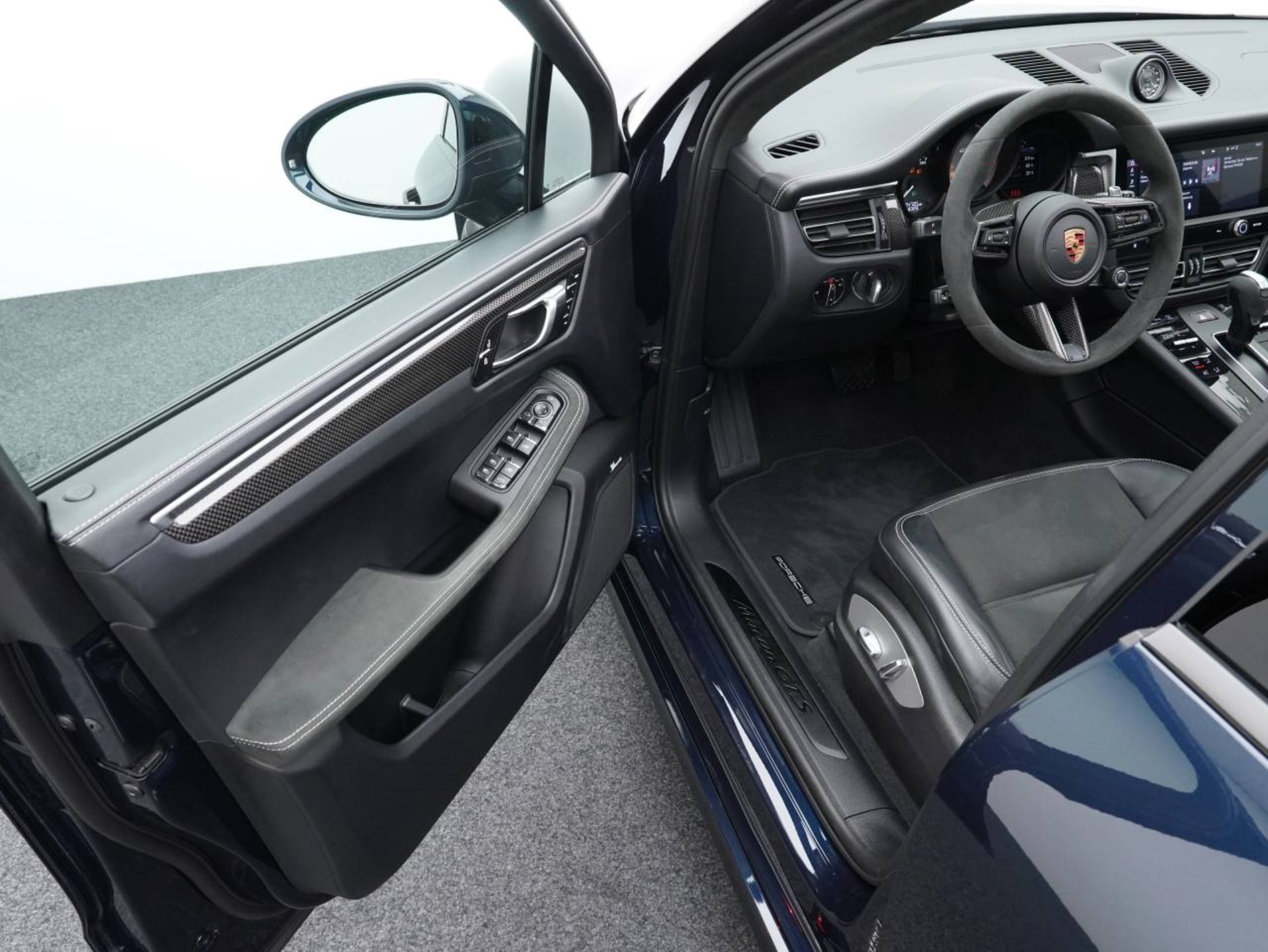 PORSCHE Macan GTS-image-3
