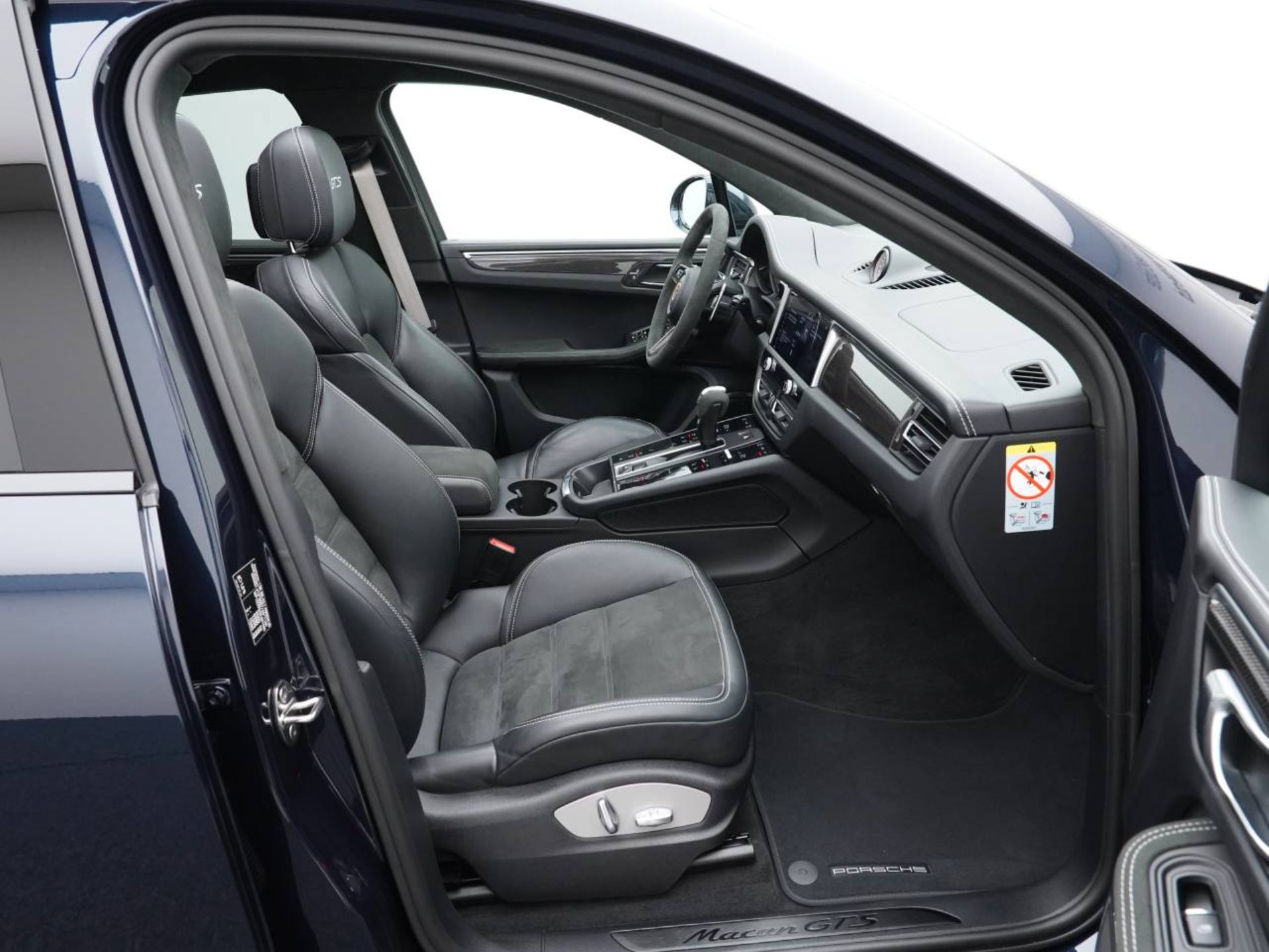 PORSCHE Macan GTS-image-25